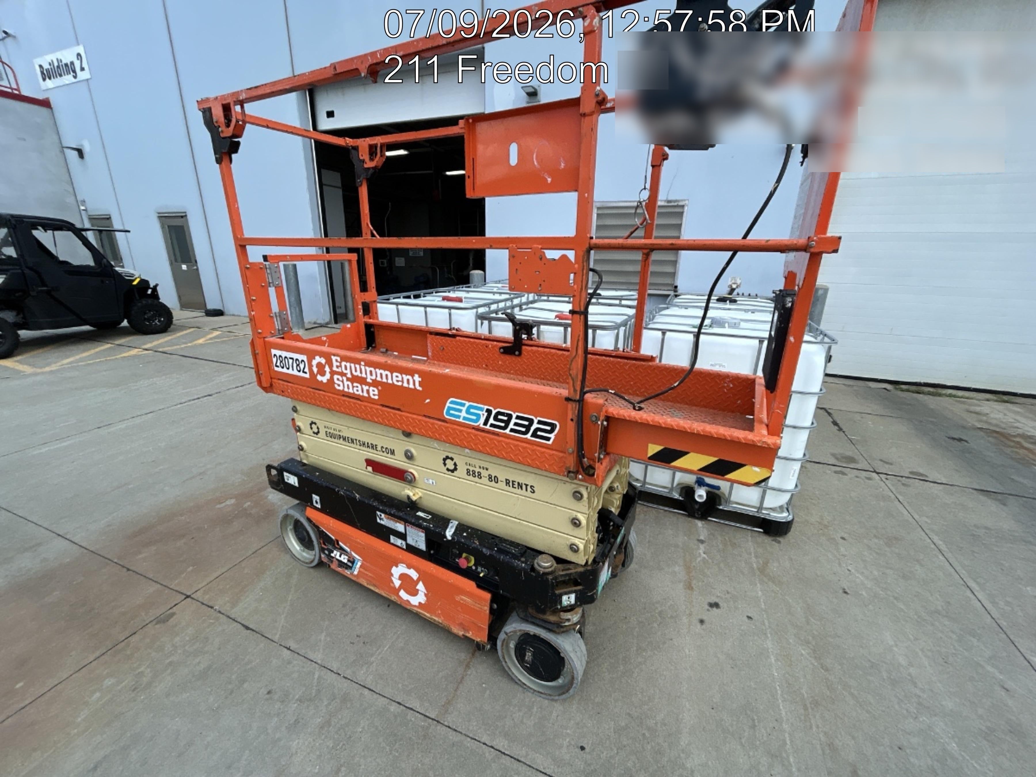 2022 JLG ES1932