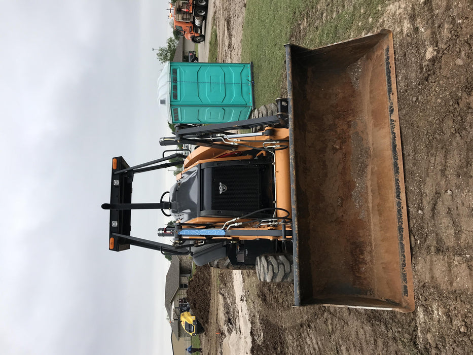 2019 Case 570N EP Canopy, 4WD, GP Front Bucket, Dual Tilt Cylinder, 84" Box Blade w/ Scarifier, Wheel Weights, Beacon