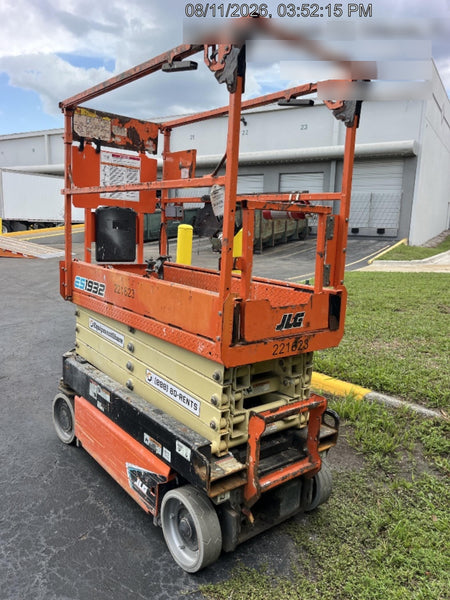 2022 JLG ES1932