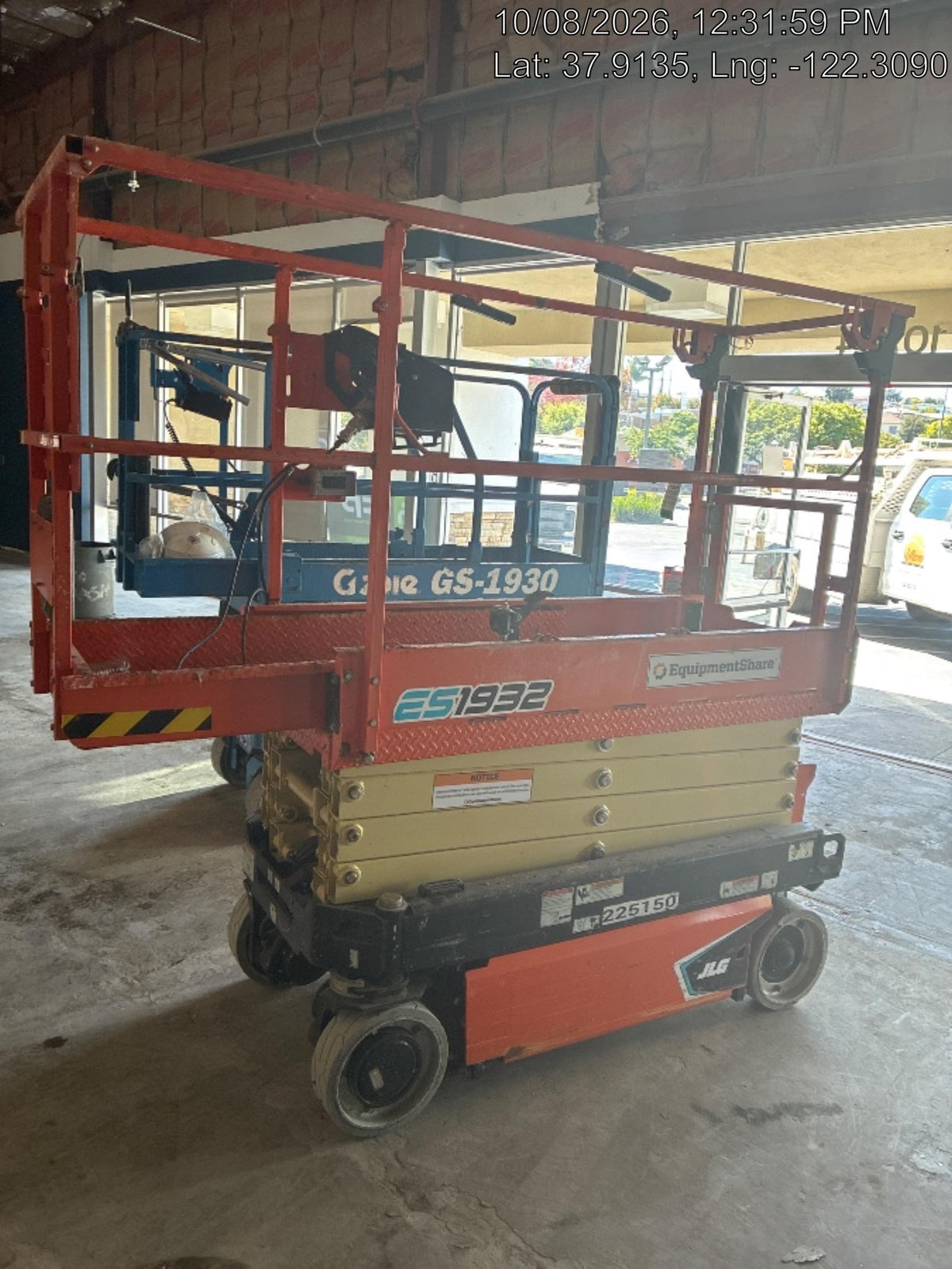 2022 JLG ES1932