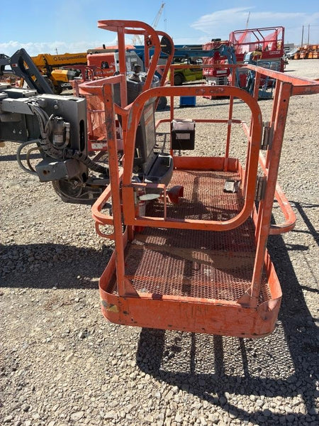 2023 JLG 600S