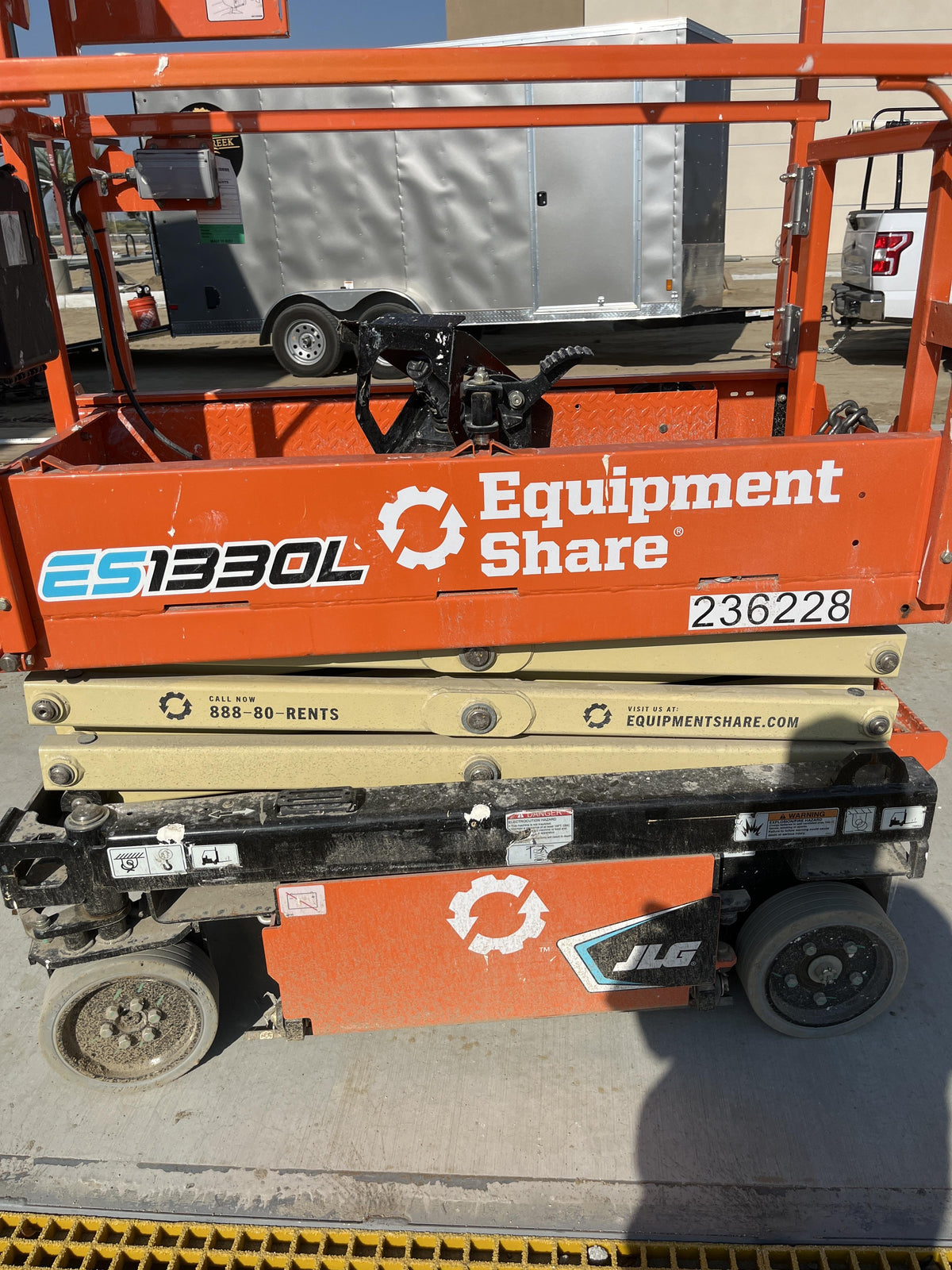 2022 JLG ES1330L