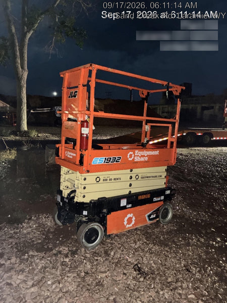 2023 JLG ES1932