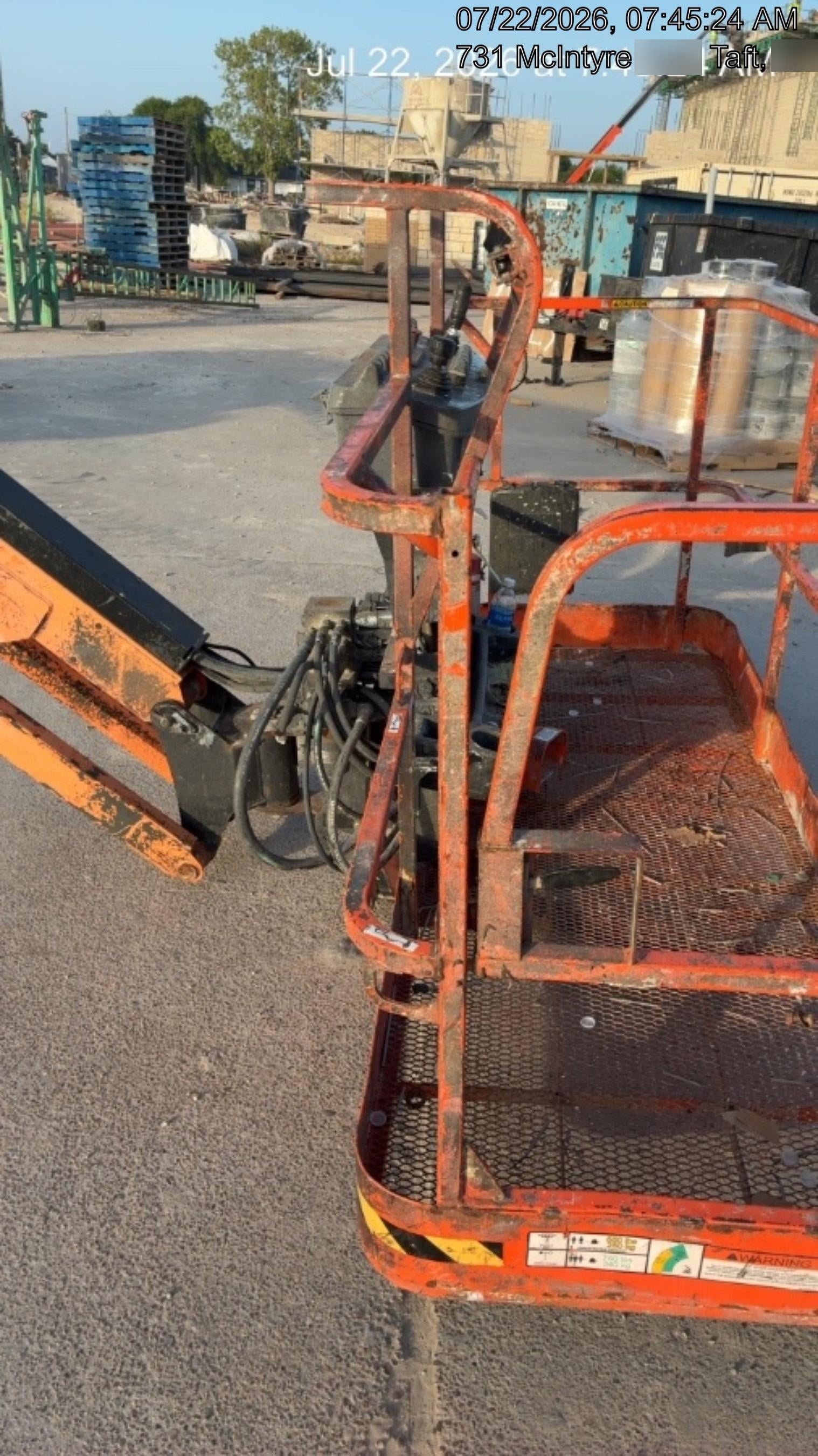 2022 JLG 660SJ