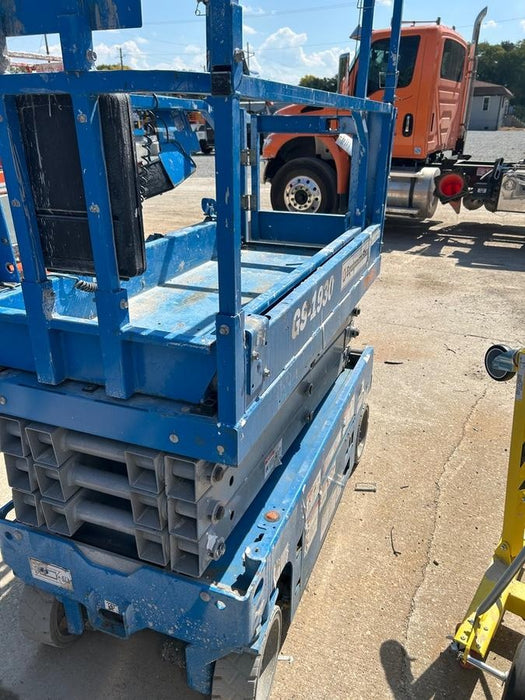 2020 Genie GS-1930 Solid Non Marking Tires, Beacon, Folding rails with half height swing gate