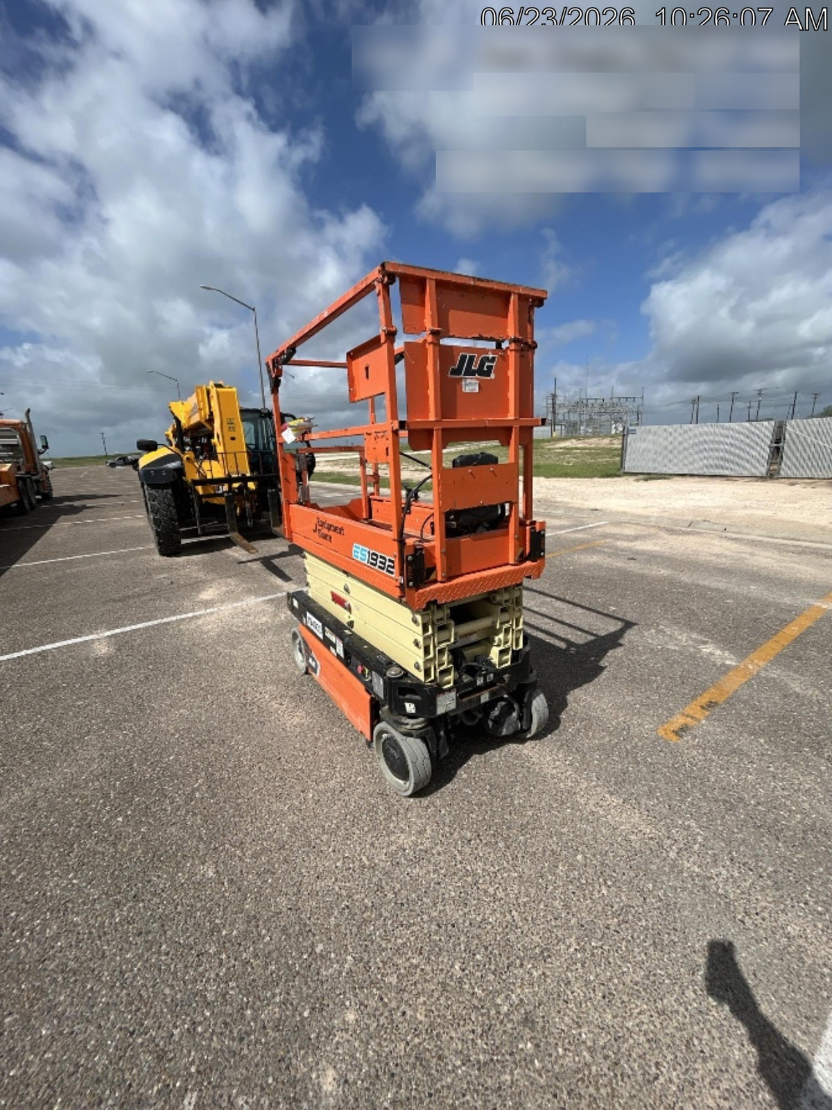 2021 JLG ES1932