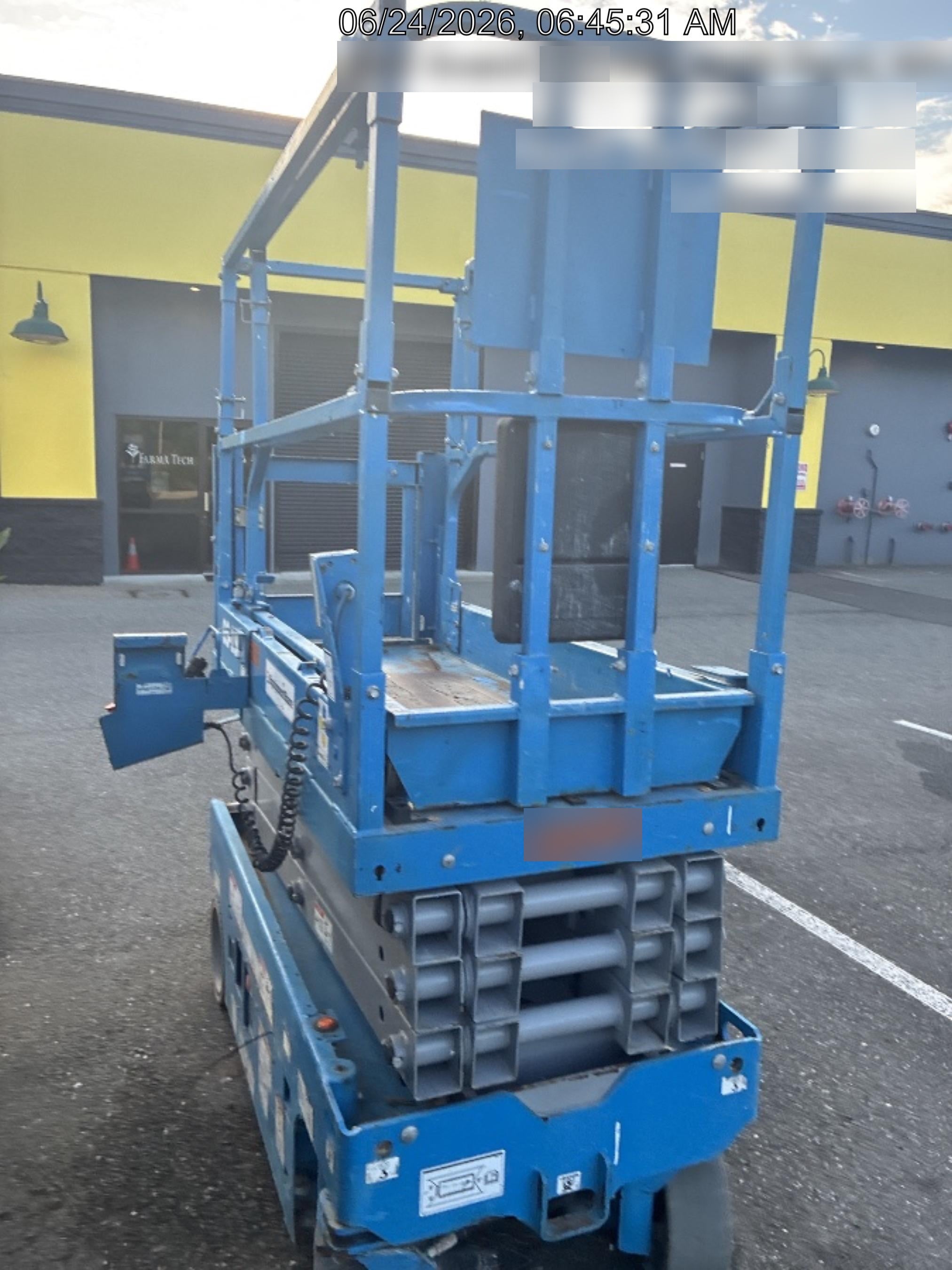 2020 Genie GS-1930 Solid Non Marking Tires, Beacon, Folding rails with half height swing gate
