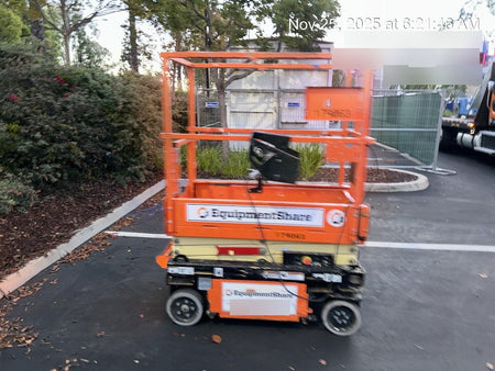 2021 JLG ES1330L