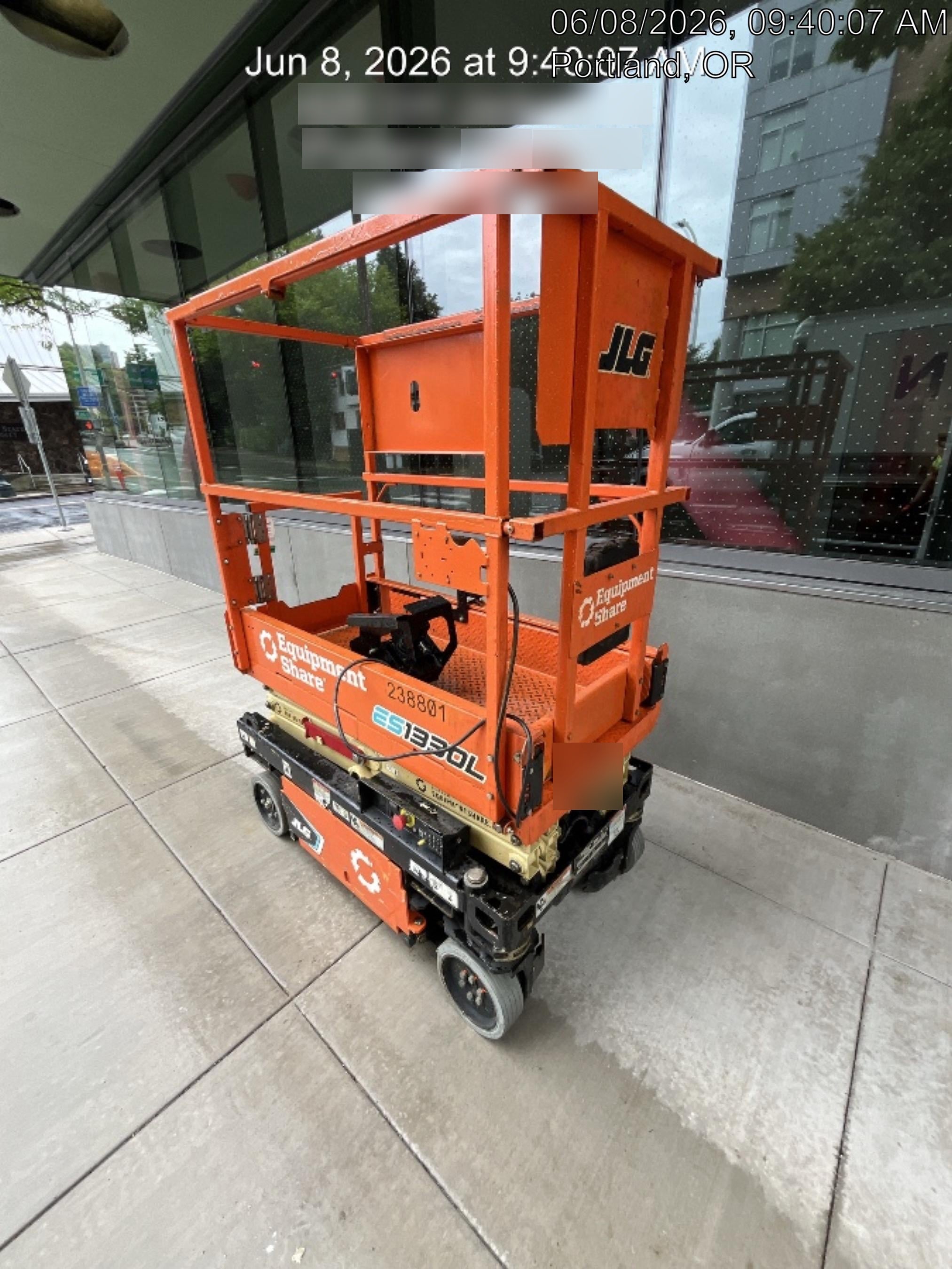 2022 JLG ES1330L
