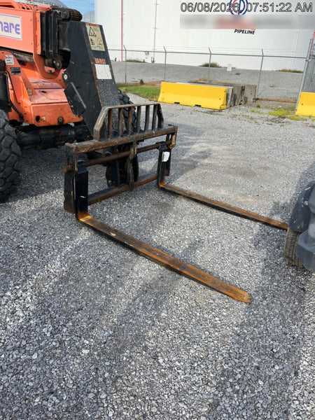 2016 JLG 8042