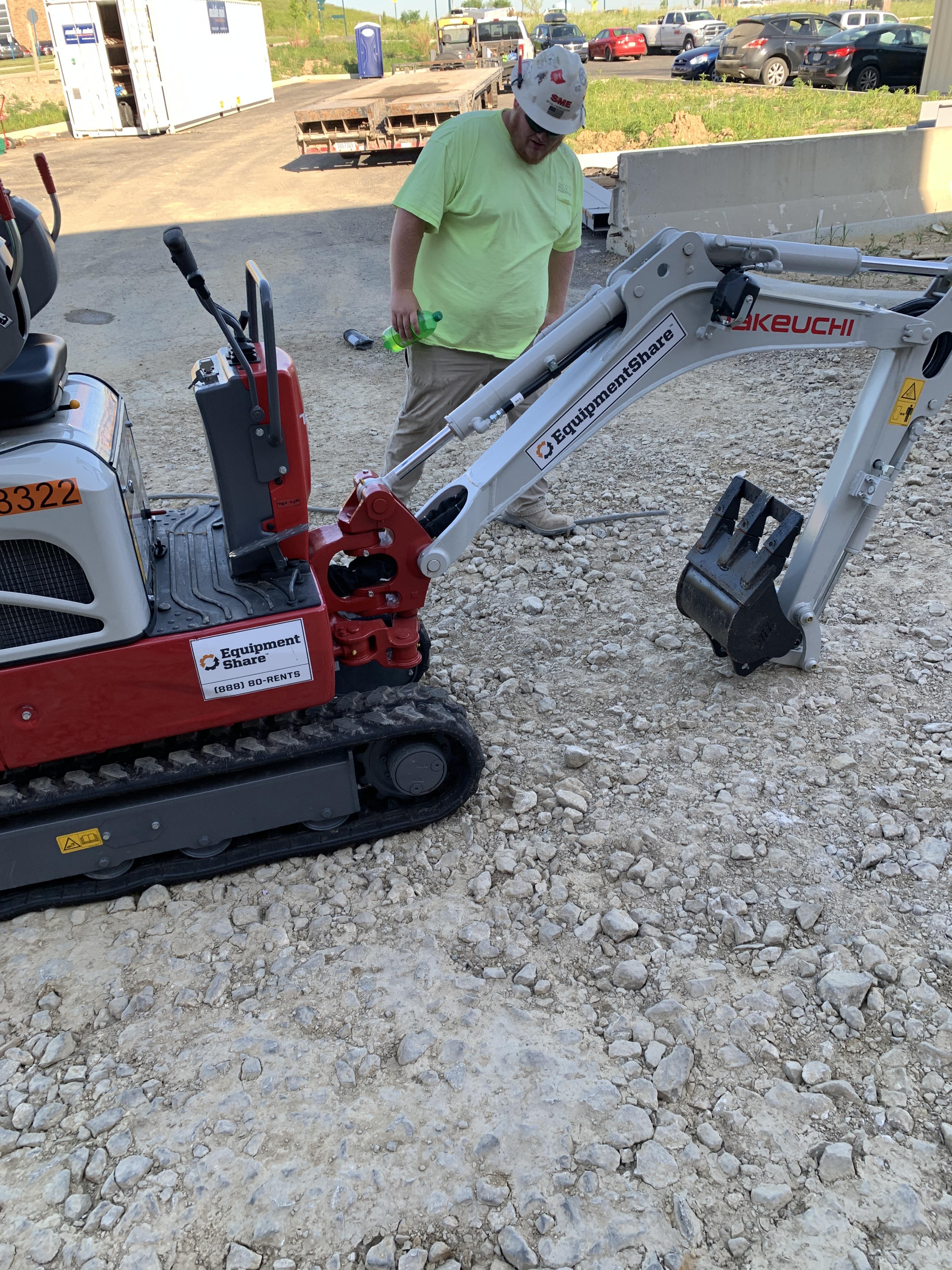 2022 TAKEUCHI TB210R