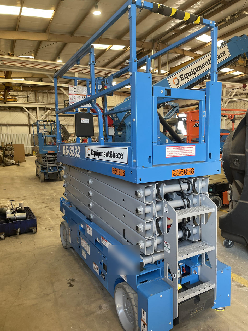 2022 GENIE GS-3232