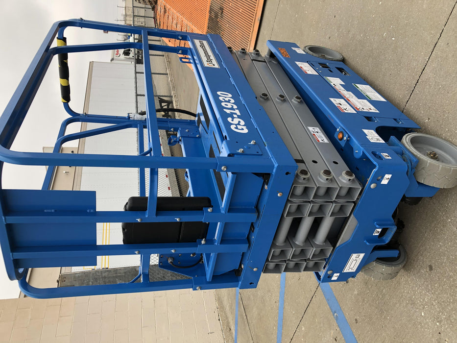 2019 Genie GS-1930 Fixed Rails with Chain Entry