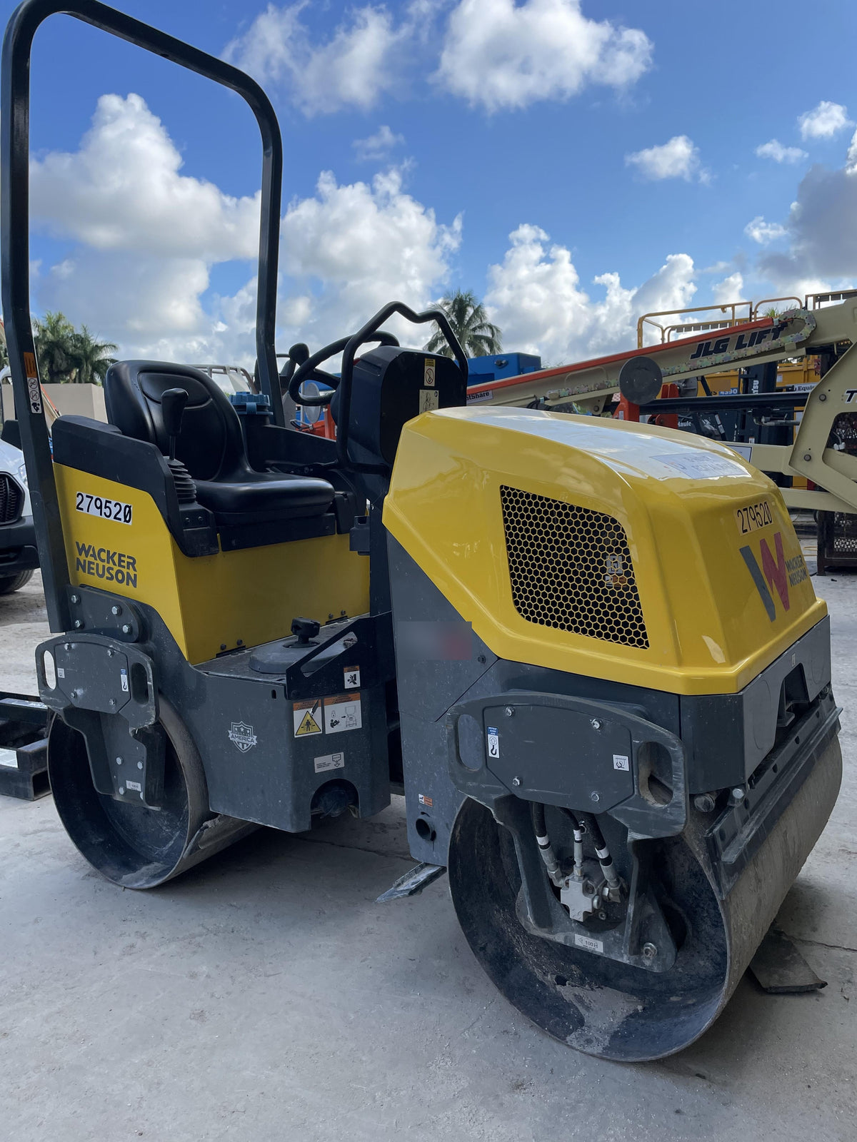 2023 WACKER NEUSON RD12A