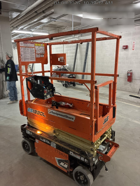 2021 JLG ES1330L
