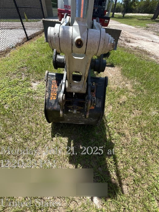 2025 TAKEUCHI 24" Bucket Takeuchi