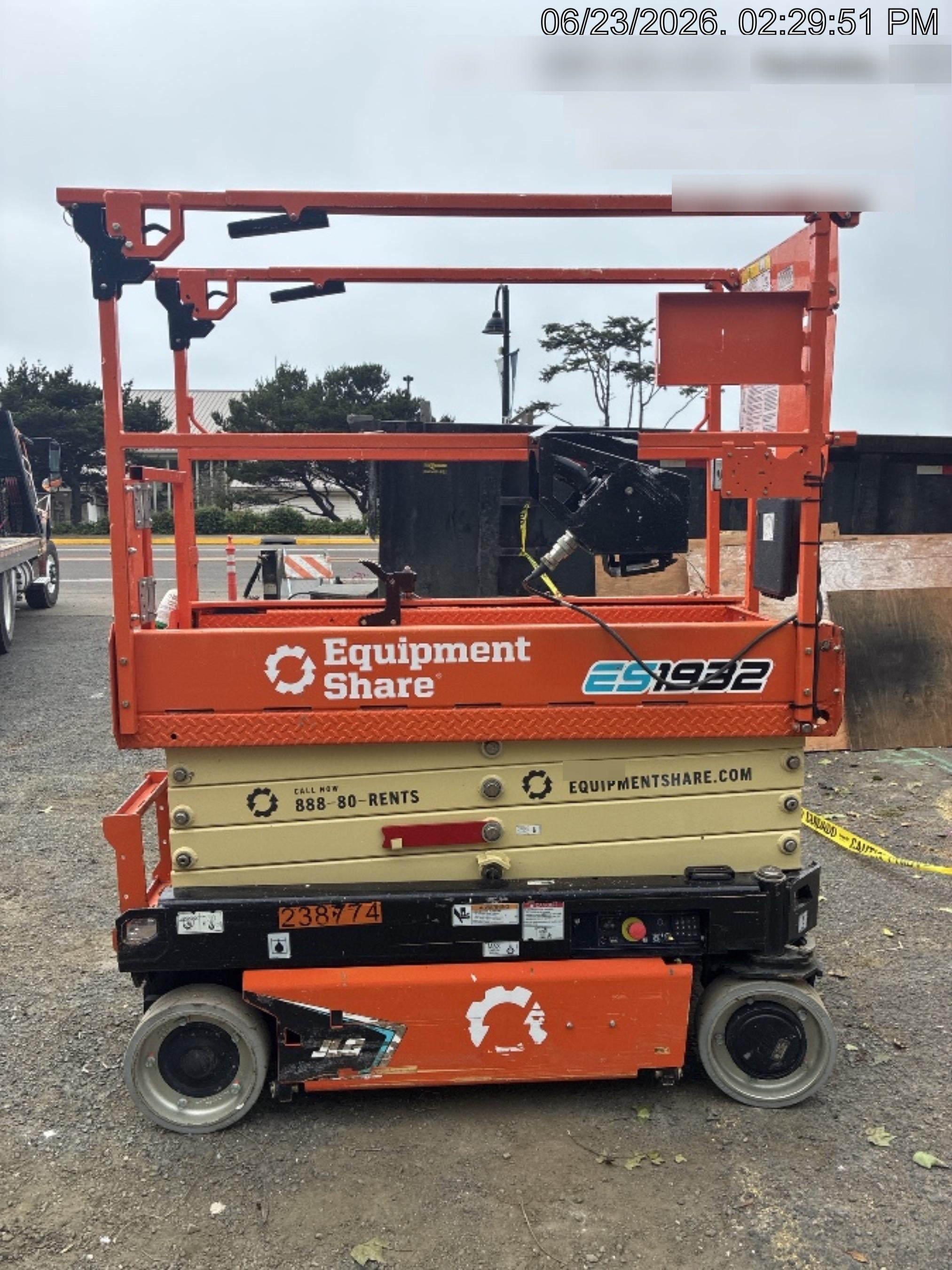 2022 JLG ES1932