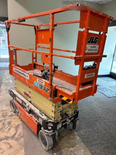 2021 JLG ES1932
