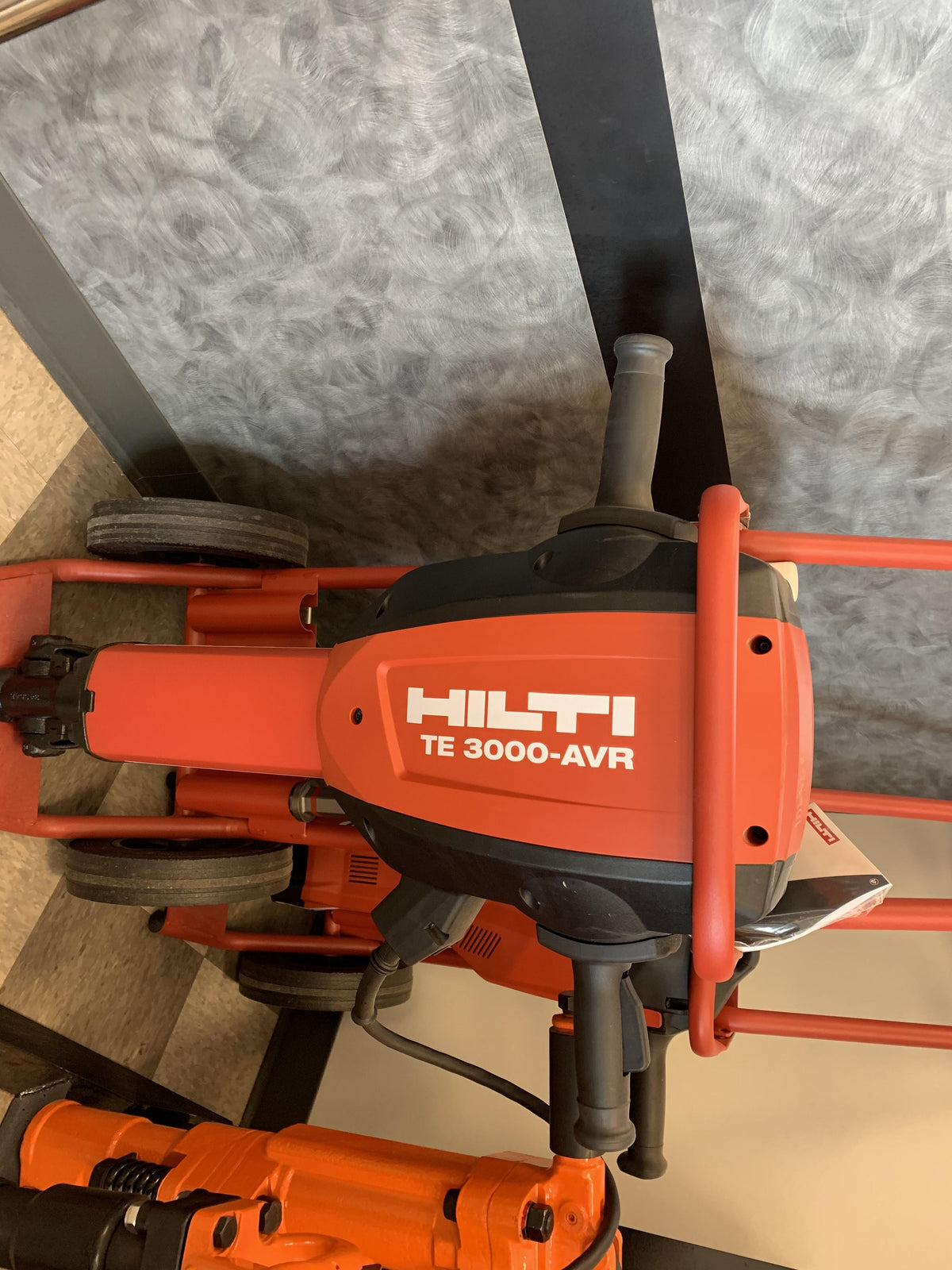 2020 HILTI TE 3000-AVR