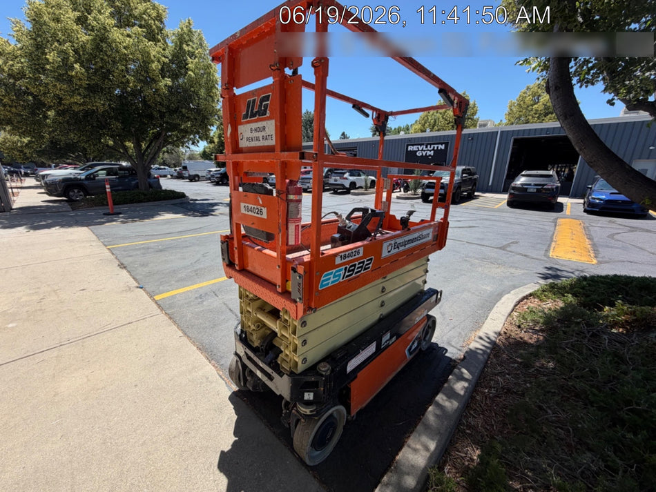 2021 JLG ES1932