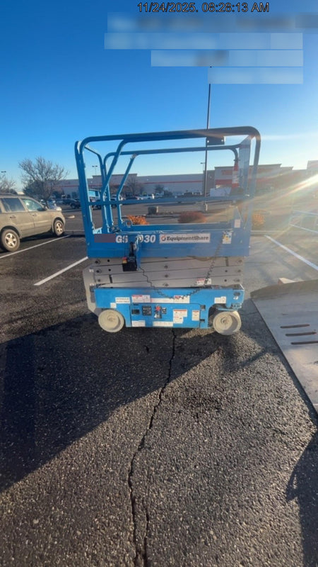 2019 Genie GS-1930 Half Height Swing Gate, 800W Inverter