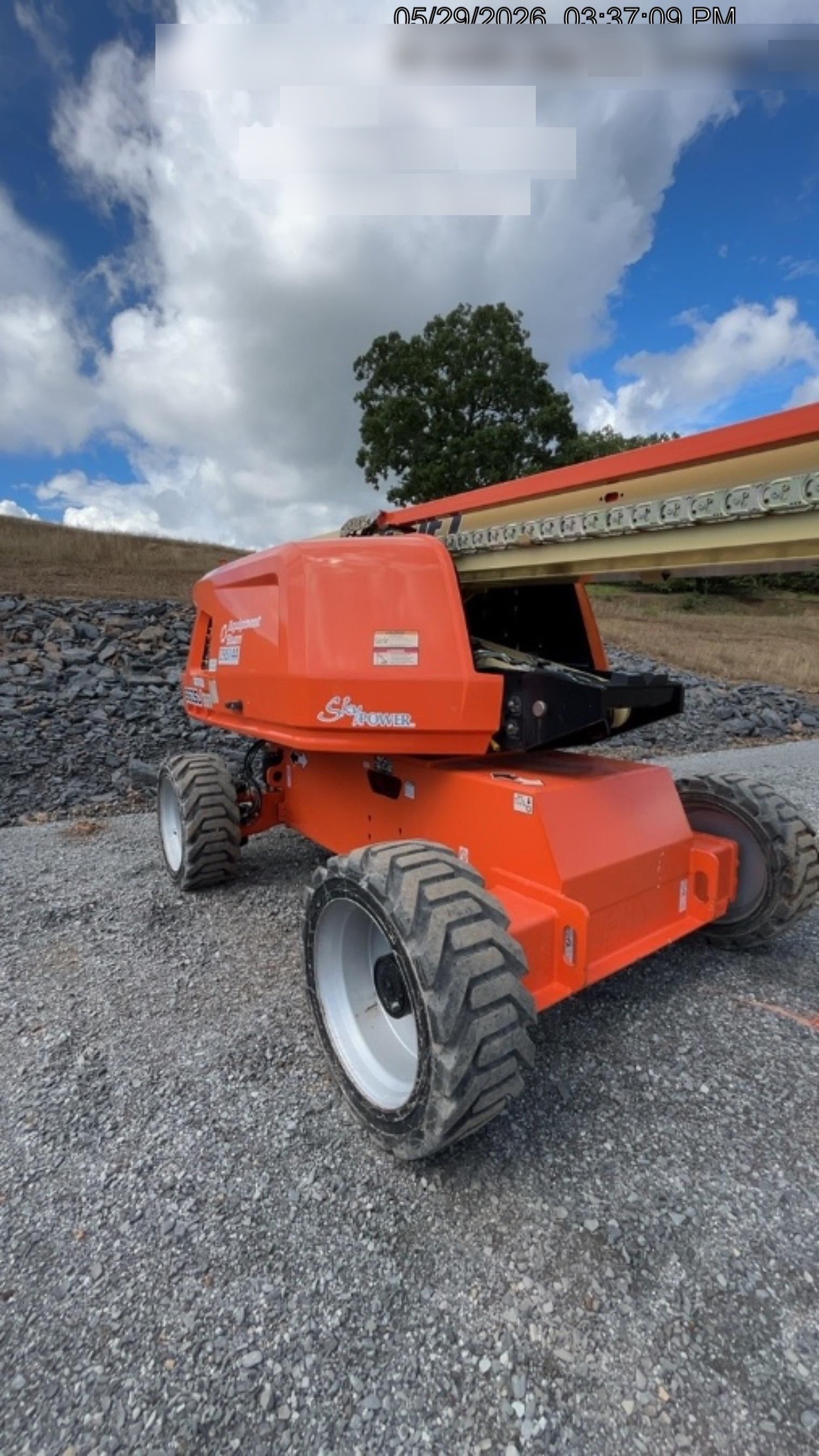 2023 JLG 660SJ