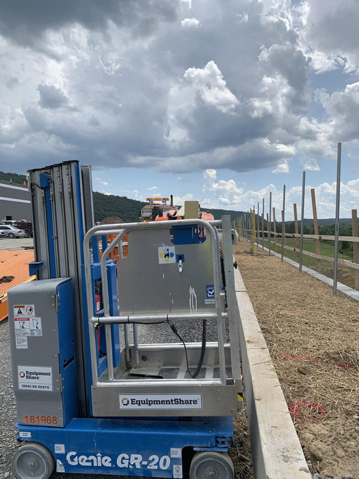 2021 GENIE GR-20