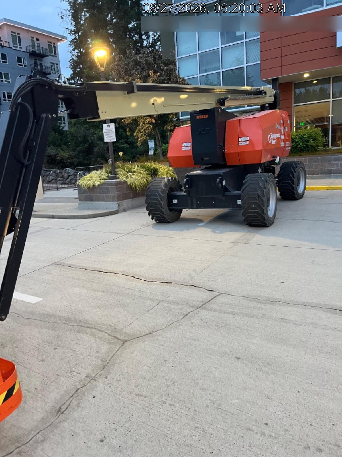 2025 JLG 800AJ