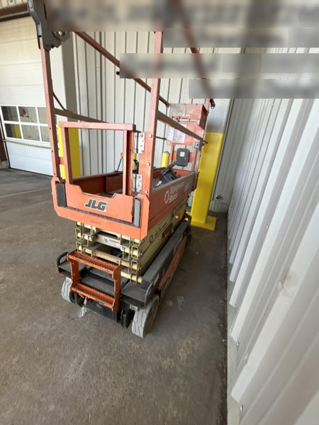 2022 JLG ES1932