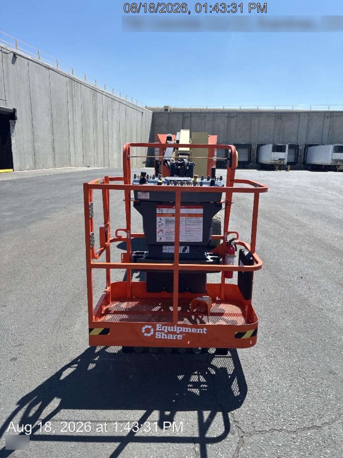 2025 JLG E300AJP
