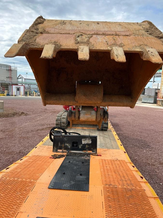 2025 TAKEUCHI 36" Bucket - Takeuchi