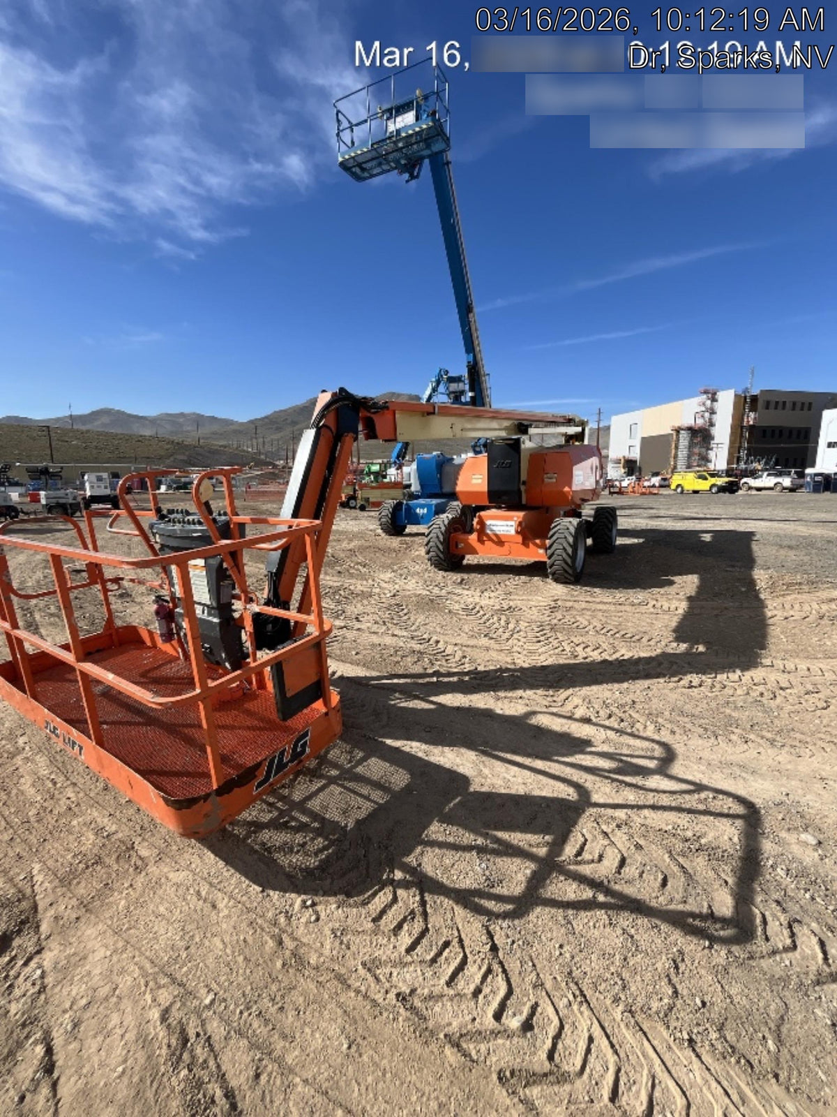 2020 JLG 800AJ