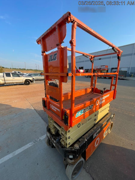 2022 JLG ES1932