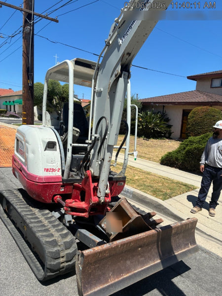 2022 TAKEUCHI TB235-2R
