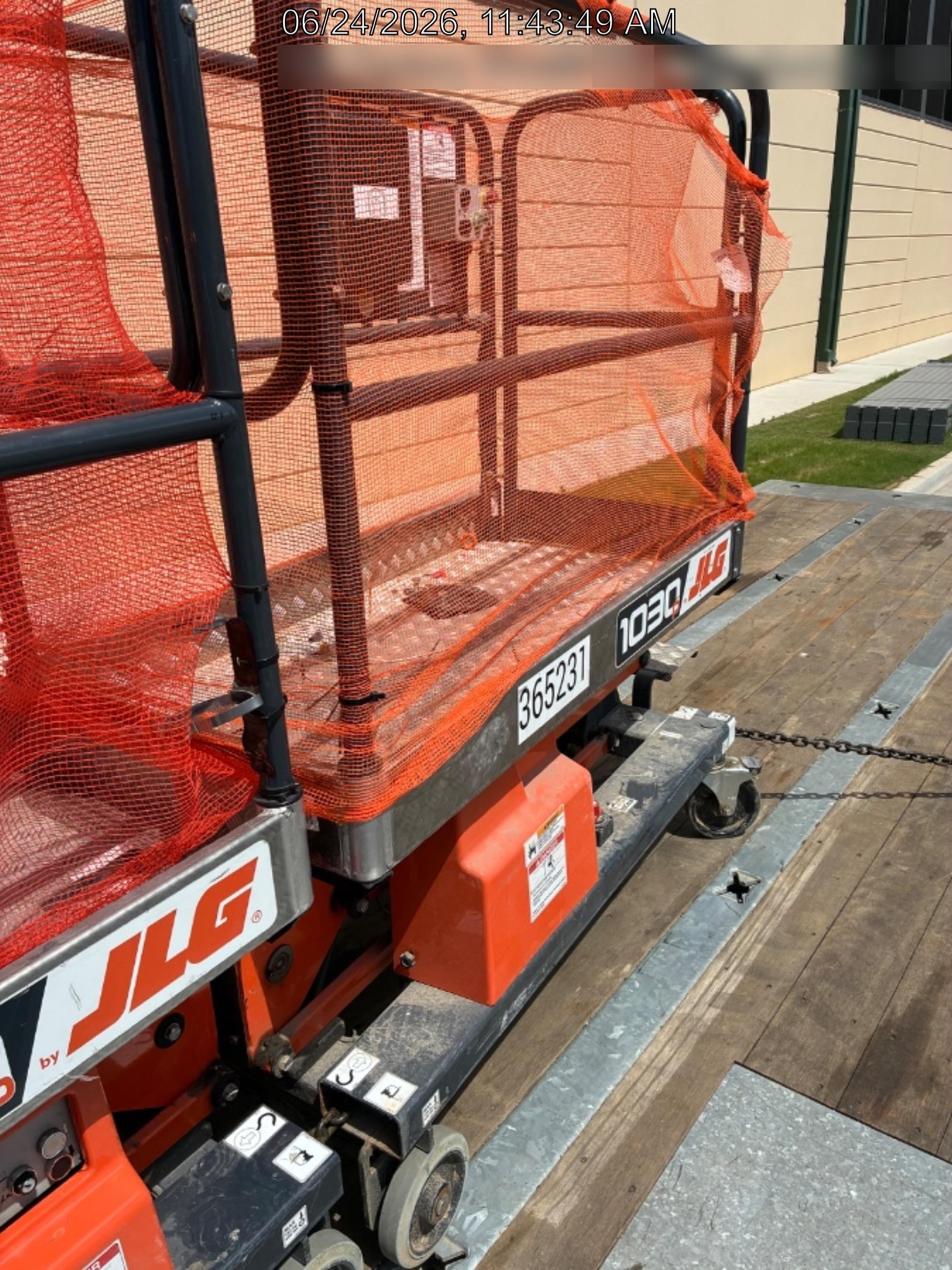 2023 JLG 1030P