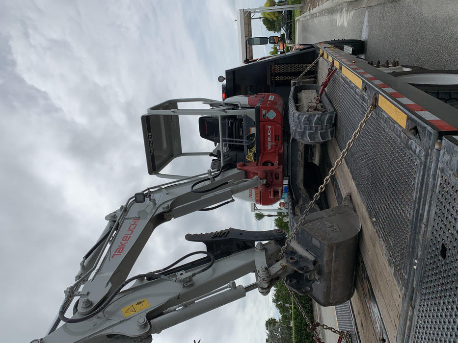 2020 TAKEUCHI TB235-2R