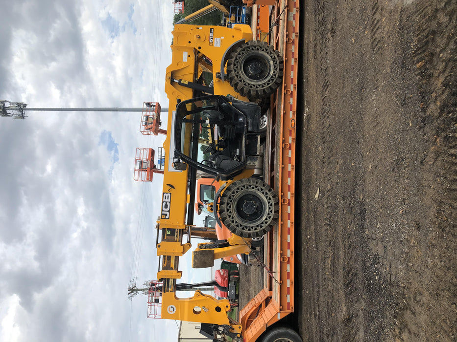 2019 JCB 512-56 Canopy, 74 HP, Solid Tires, STD Worklight, Beacon, Aux Hydraulics, Lifting Eye, Back up Alarm 66" Carriage, 60" Forks