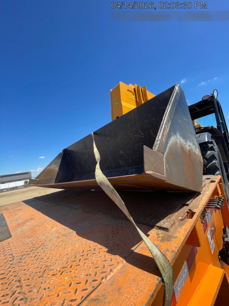 2022 JLG 1001100823
