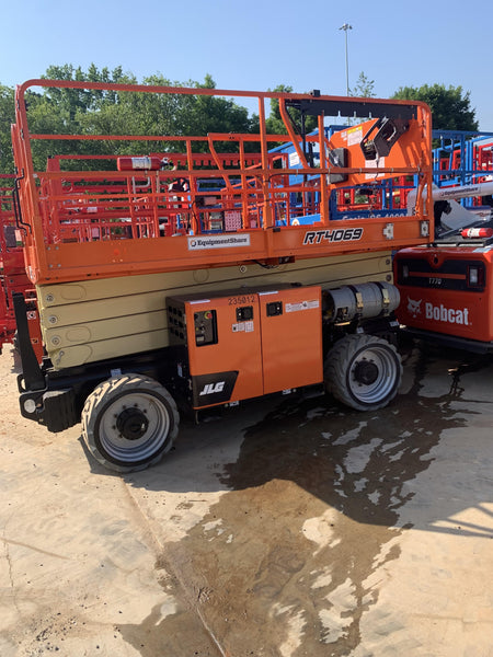 2022 JLG RT4069