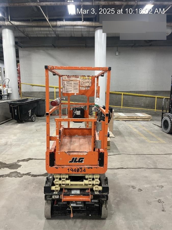 2021 JLG ES1330L