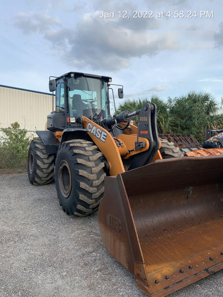 2018 Case 821G CLOSED CAB, 1 FUNCTION, JRB 418 STYLE HYD COUPLER