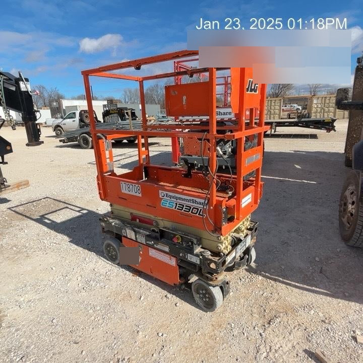 2021 JLG ES1330L