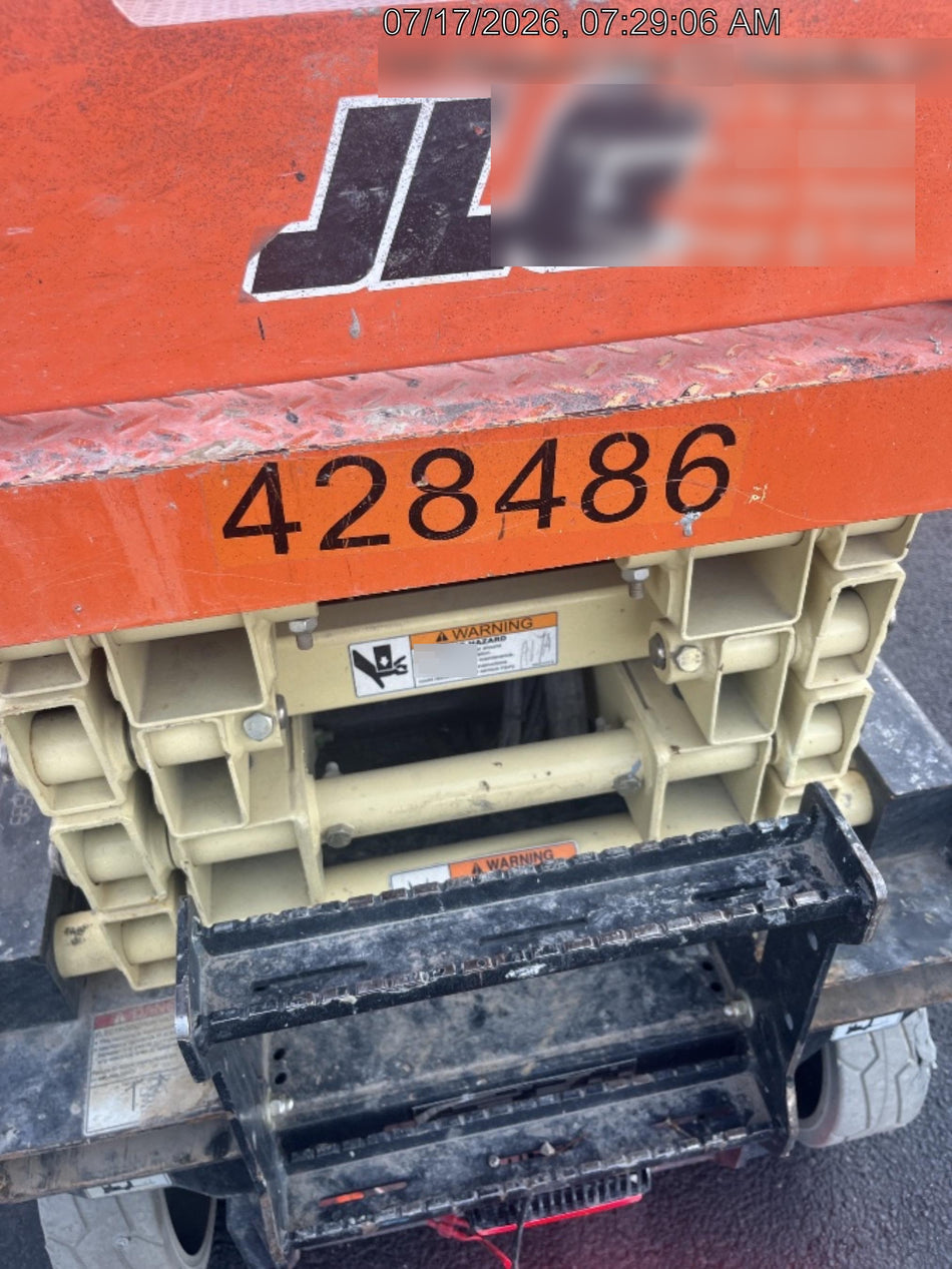 2024 JLG ES1932