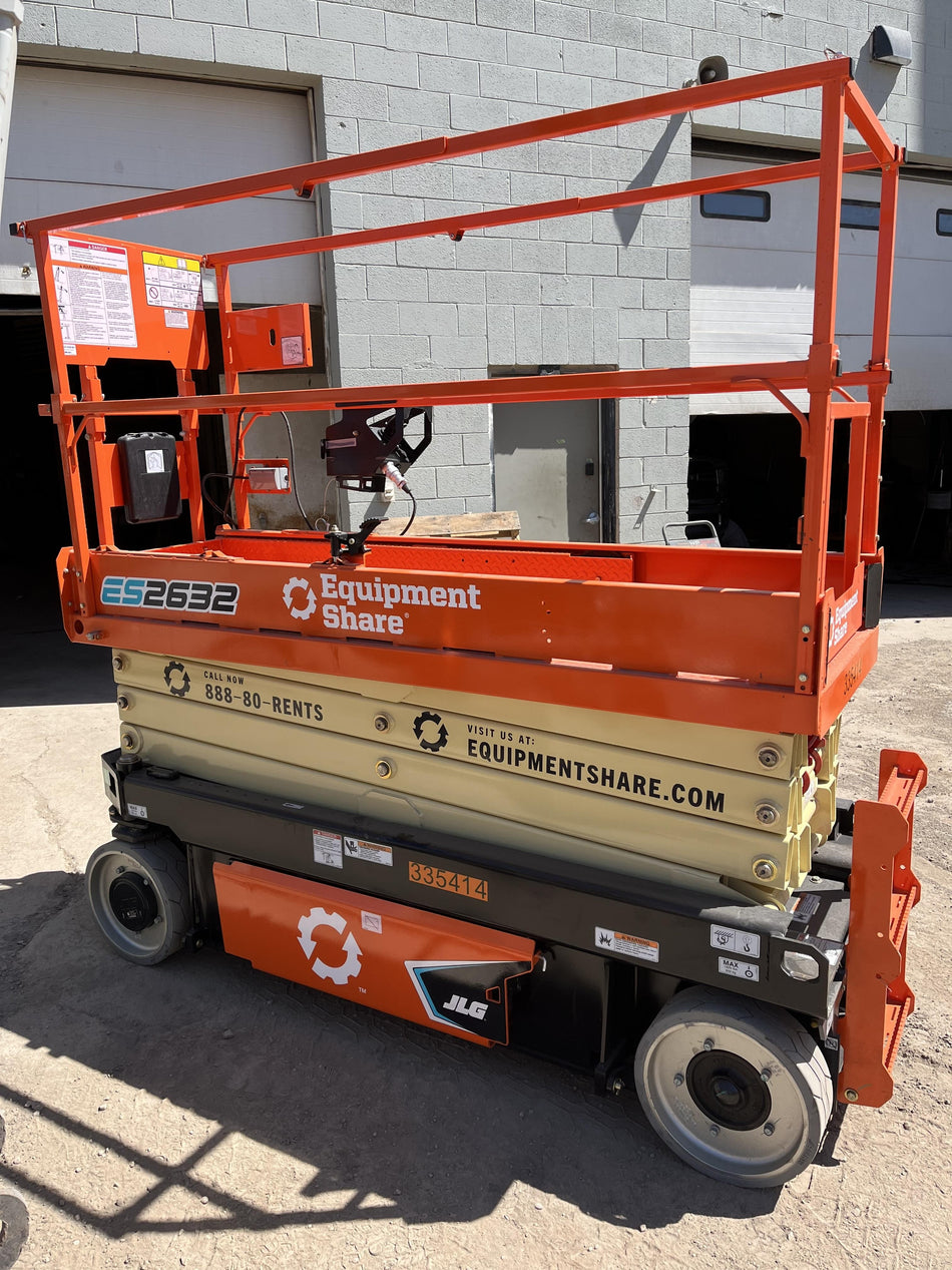 2023 JLG ES2632
