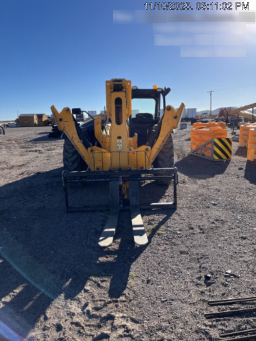 2019 JCB 512-56 109 HP w/Open ROPS, Beacon, Aux Hydraulics, Worklights, Solid Tires 60" Carriage/Forks