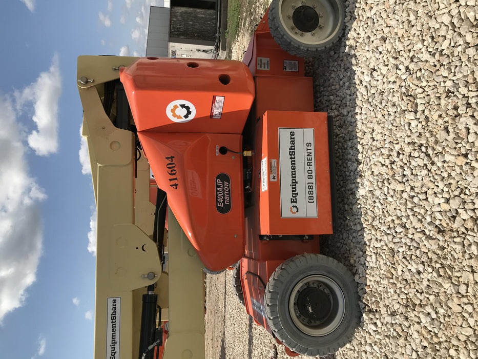 2019 JLG E400AJP