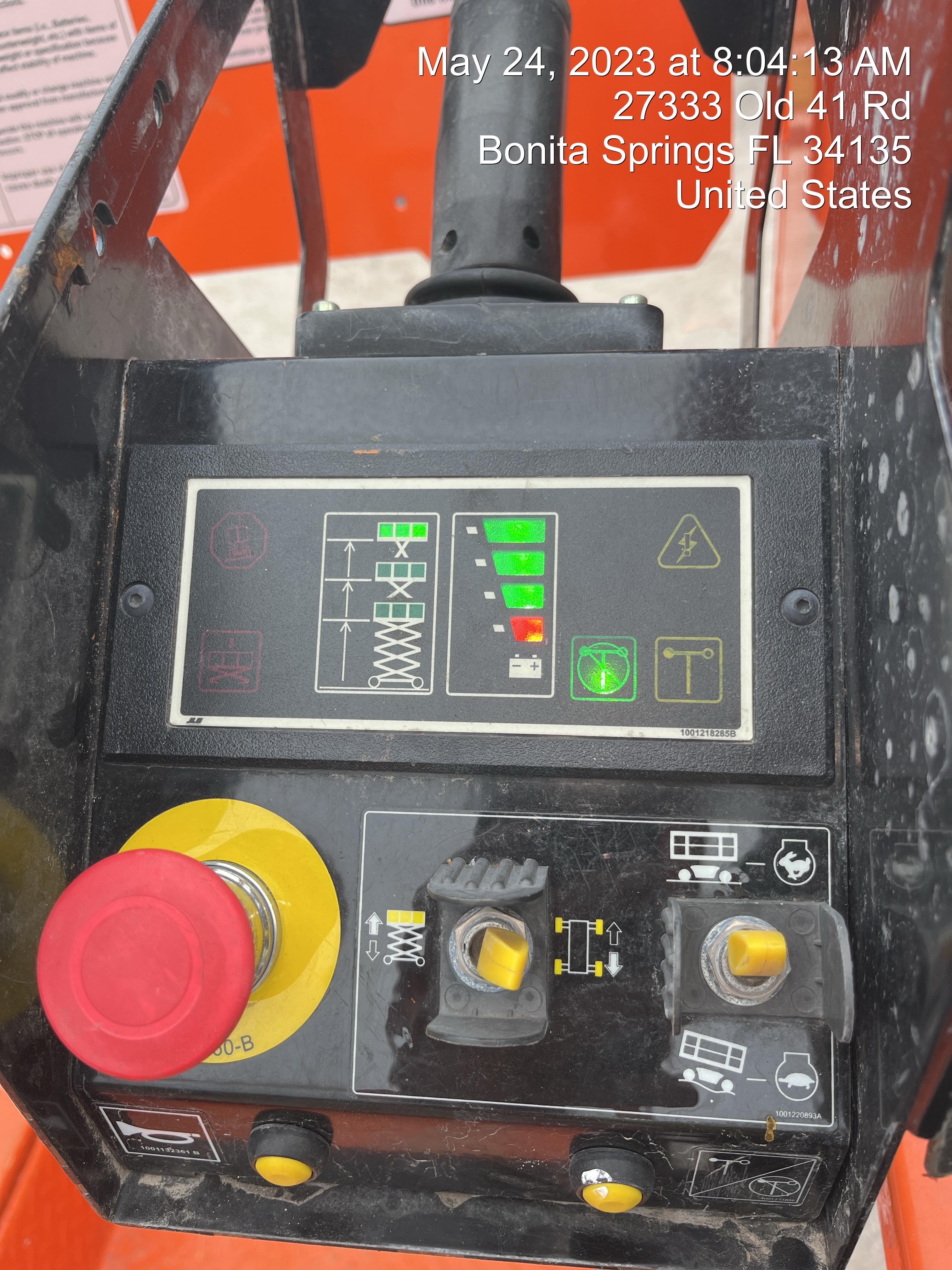 2022 JLG ES1330L