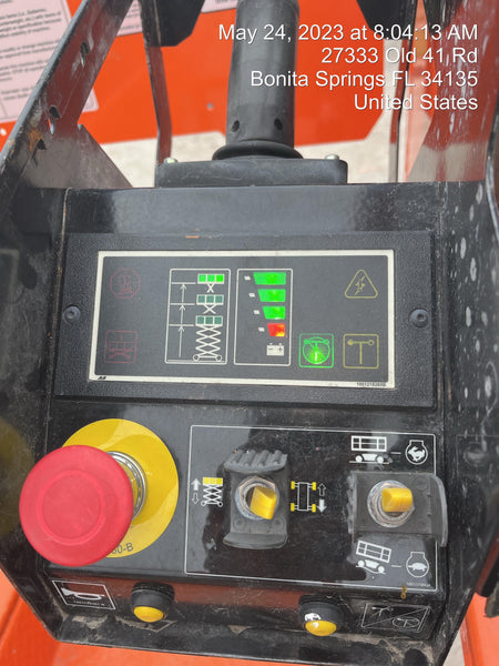 2022 JLG ES1330L