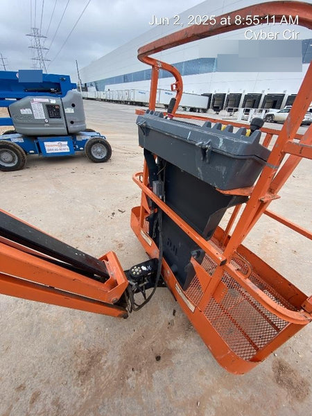 2019 JLG E450AJ