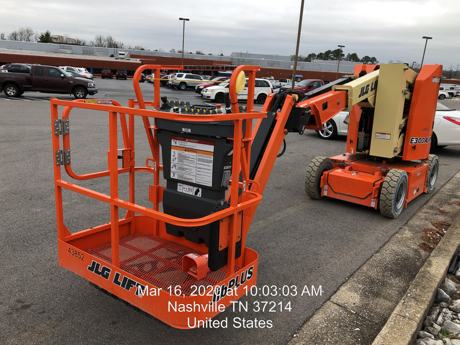 2019 JLG E300AJP